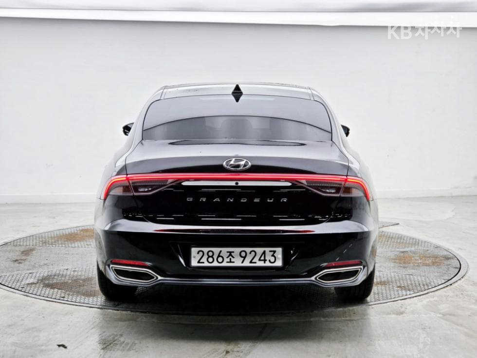 Hyundai The New (facelift) Grandeur (Azera)2.5 Premium 초이스 - 4