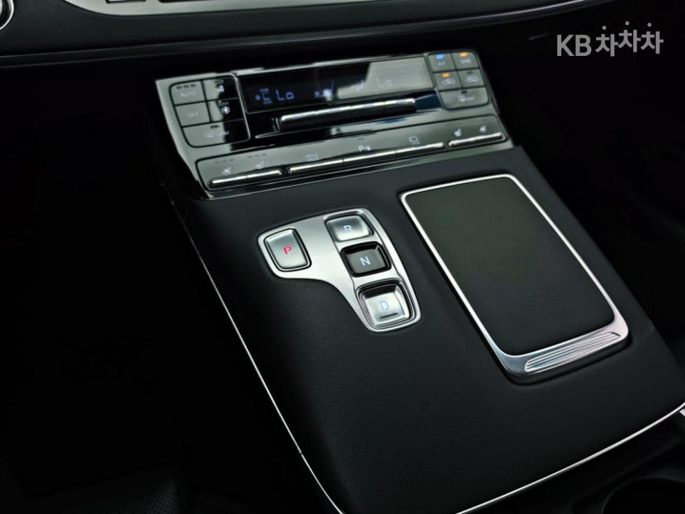 Hyundai The New (facelift) Grandeur (Azera)2.5 Premium 초이스 - 9