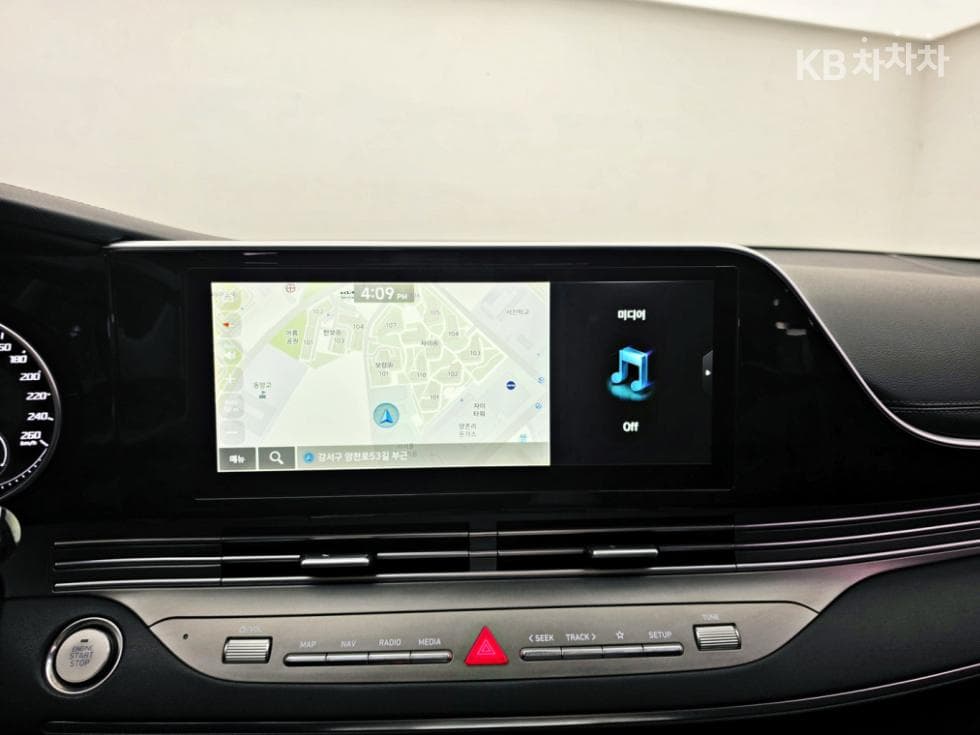 Hyundai The New (facelift) Grandeur (Azera)2.5 Premium 초이스 - 11