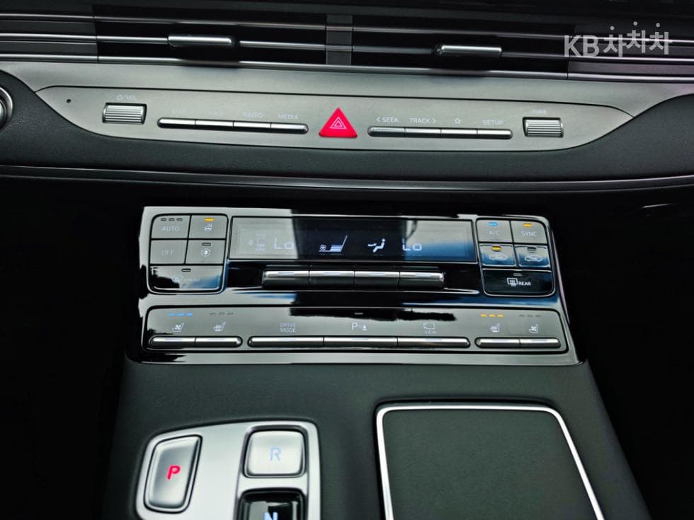 Hyundai The New (facelift) Grandeur (Azera)2.5 Premium 초이스 - 17
