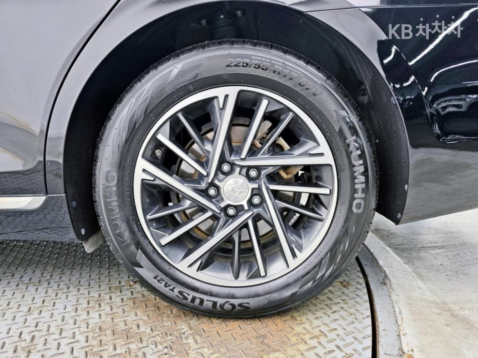 Hyundai The New (facelift) Grandeur (Azera)2.5 Premium 초이스 - 25