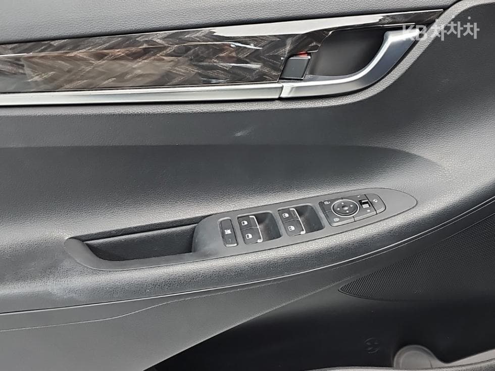 Хюндай Grandeur (Azera)IG2.4 Premium Стандартен - 16