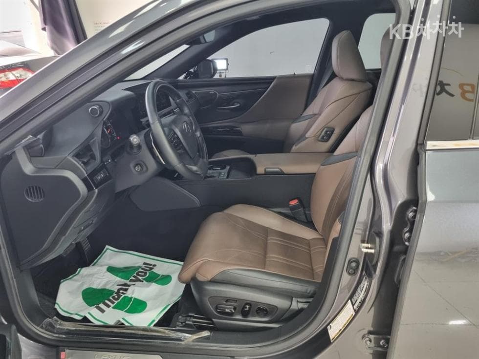 Lexus Нов 제너Рей (ван)션 ES300h Executive - 7