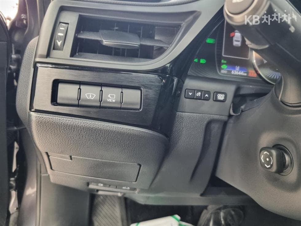 Lexus Нов 제너Рей (ван)션 ES300h Executive - 15