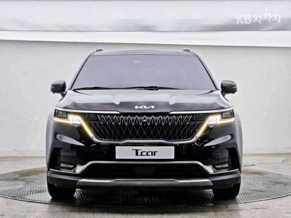 Kia Carnival 4th generationD2.2 9-seater Signature - 3