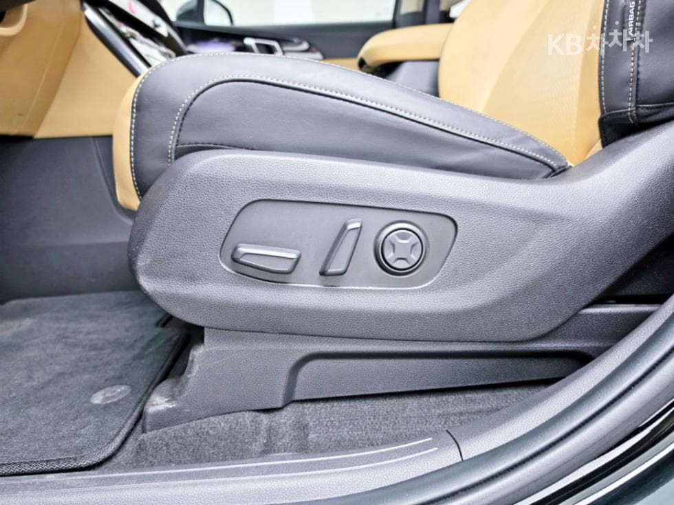 Kia Carnival 4th generationD2.2 9-seater Signature - 14