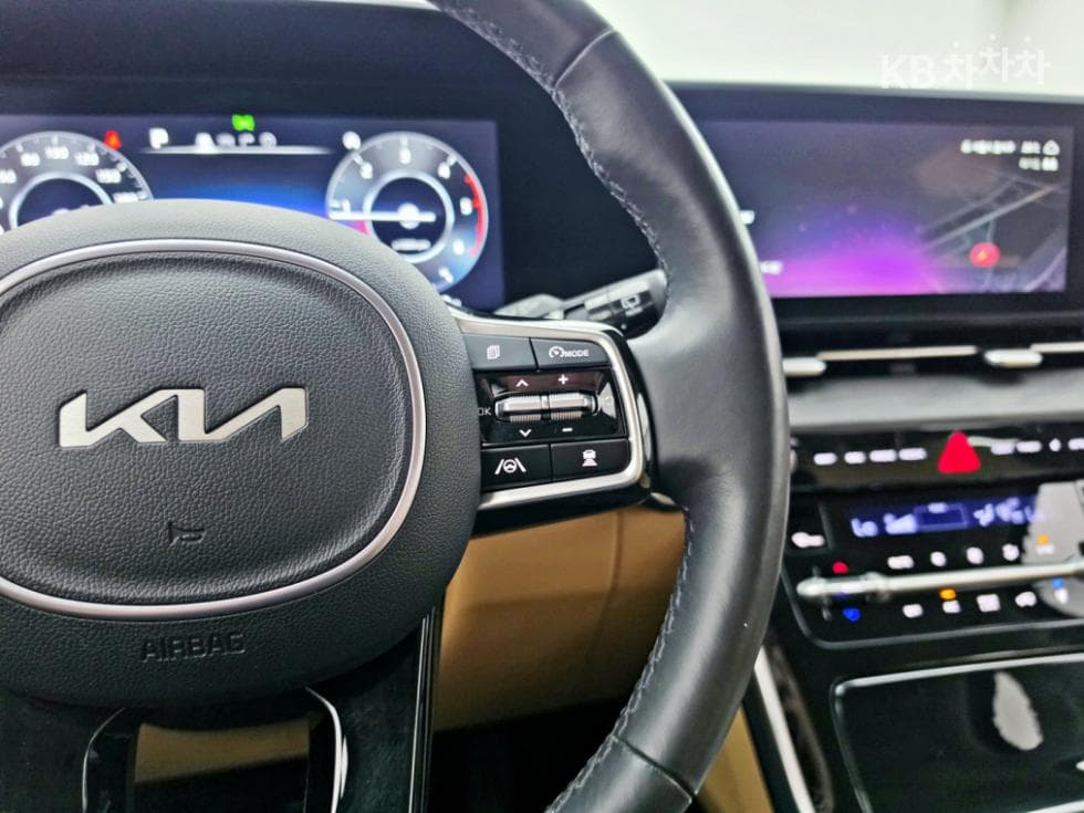 Kia Carnival 4th generationD2.2 9-seater Signature - 15