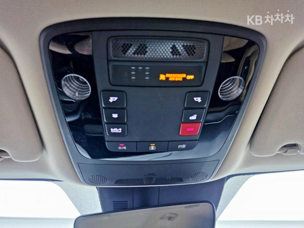 Kia Carnival 4th generationD2.2 9-seater Signature - 18