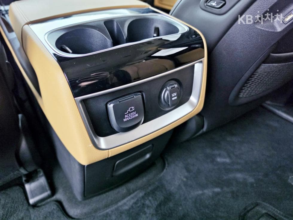 Kia Carnival 4th generationD2.2 9-seater Signature - 20