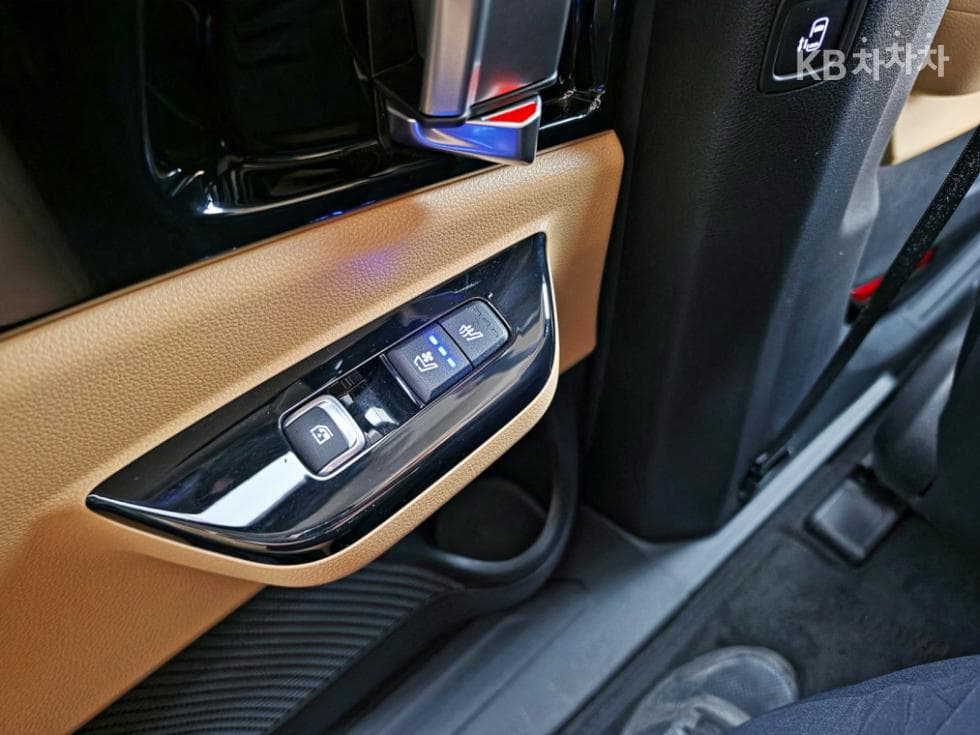 Kia Carnival 4th generationD2.2 9-seater Signature - 21