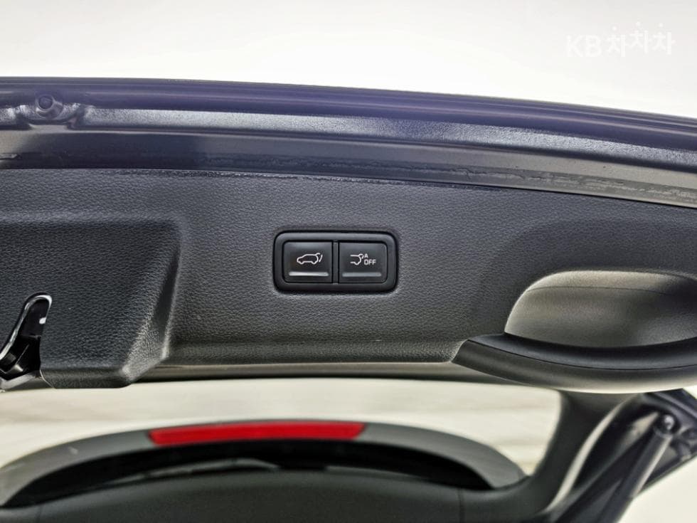 Kia Carnival 4th generationD2.2 9-seater Signature - 26