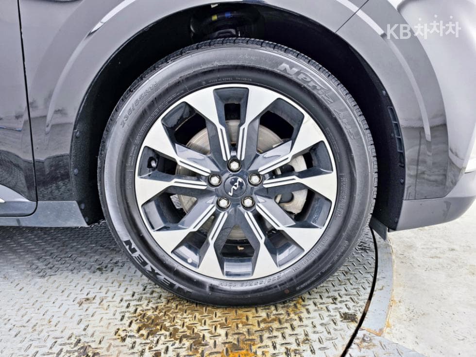 Kia Carnival 4th generationD2.2 9-seater Signature - 30