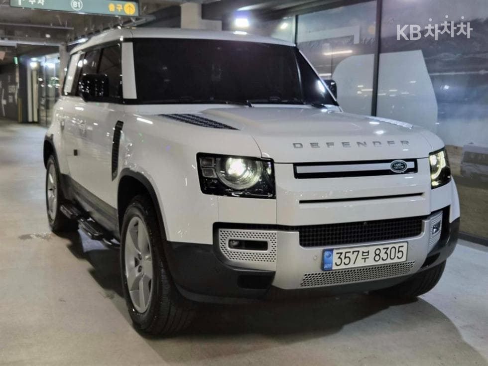 Land Rover 디펜더(L663) 110 D300 HSE - Image 1