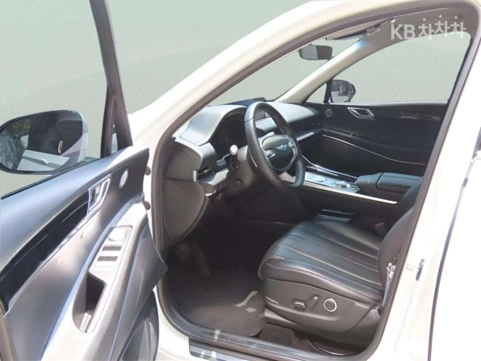 Genesis GV802.5 Turbo Gasoline 2WD - 10