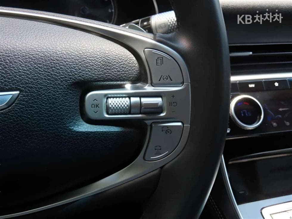 Genesis GV802.5 Turbo Gasoline 2WD - 18