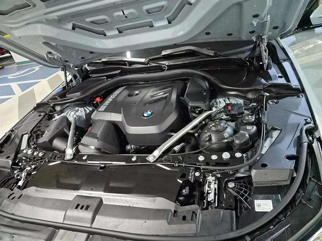 BMW Нов5 Серия(G60)520i M Sport - 19