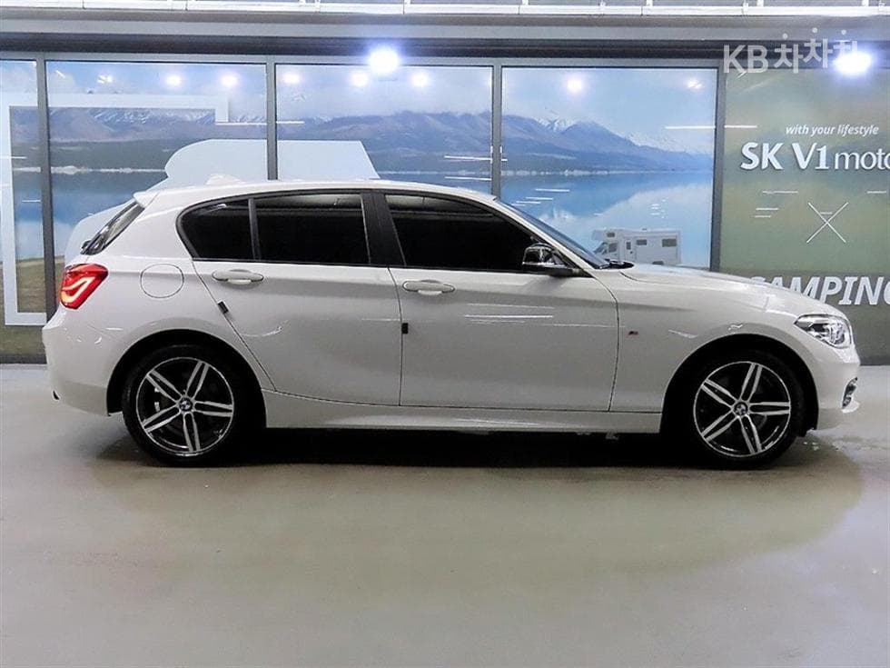 BMW Нов1시리즈118d 스포츠 Стандартен - 3