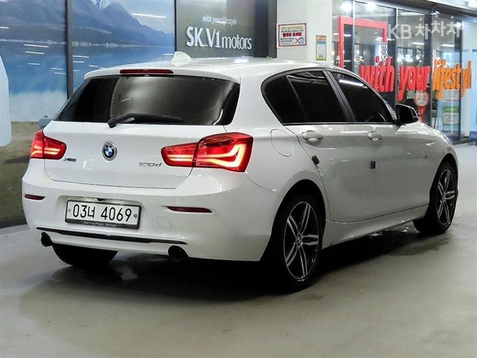 BMW Нов1시리즈118d 스포츠 Стандартен - 4