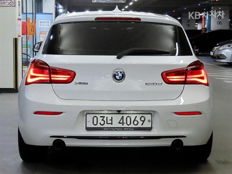 BMW Нов1시리즈118d 스포츠 Стандартен - 5