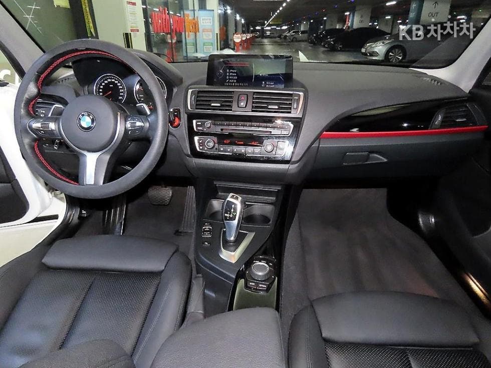 BMW Нов1시리즈118d 스포츠 Стандартен - 10