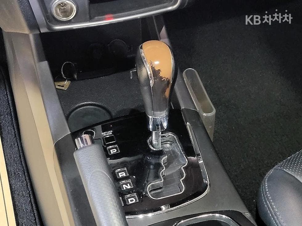КейДжи Мобилити Нов코란도 C2.2 Extreme 2WD - 12
