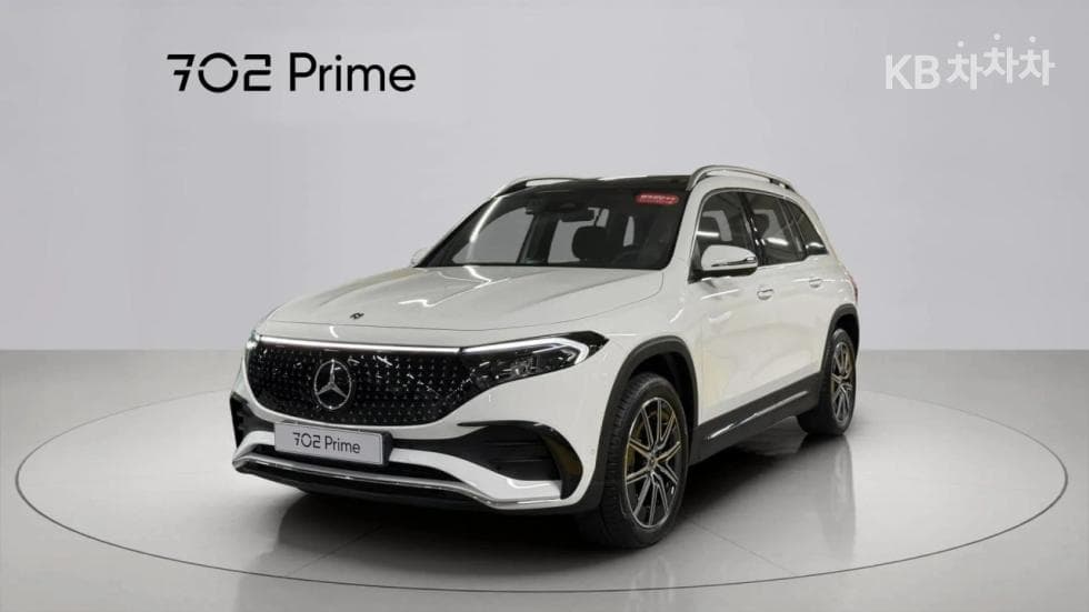 Mercedes-Benz EQB (X243) EQB 300 4Matic AMG Line - Image 1