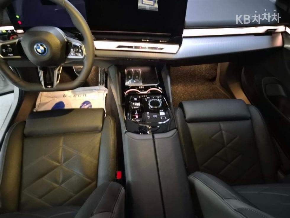 BMW Нов5 Серия(G60)530e M Sport - 10