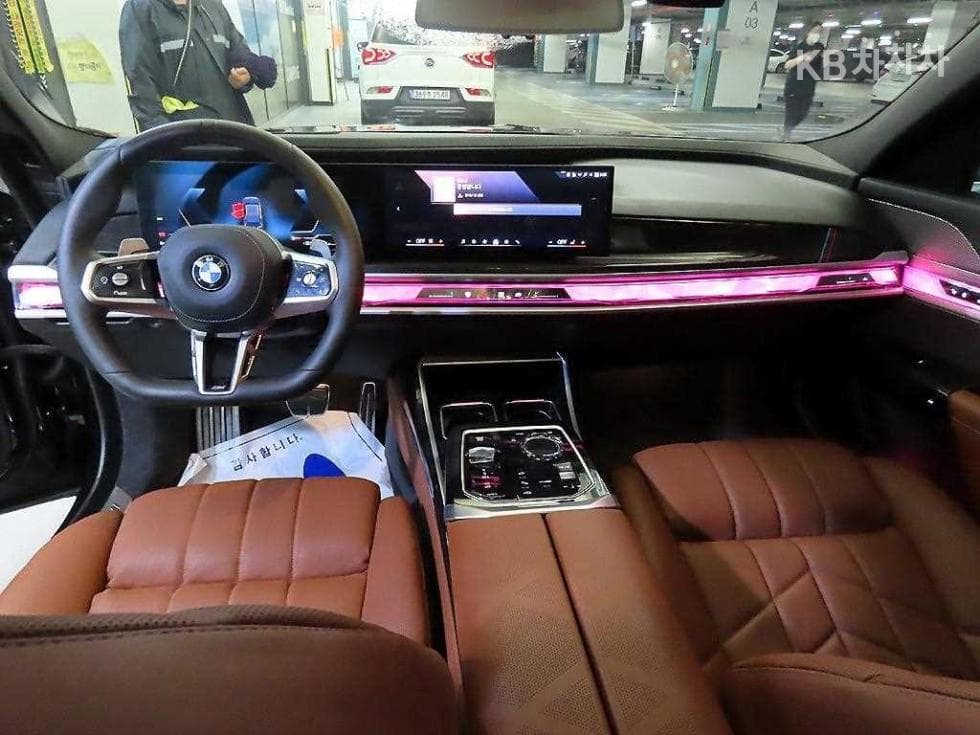 BMW 7시리즈(G70)740i xDrive M Sport - 10