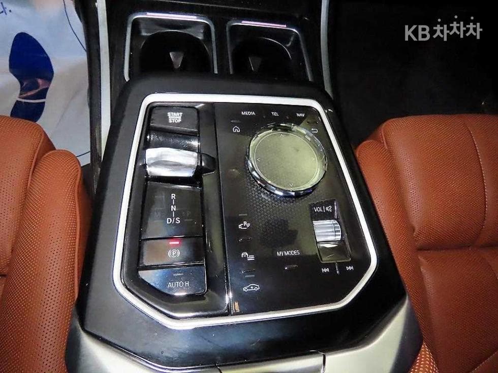 BMW 7시리즈(G70)740i xDrive M Sport - 12