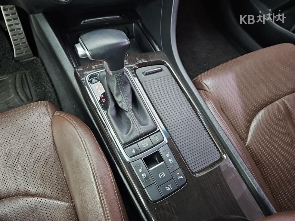 Киа K5 Второ поколение1.7 Дизел SX Noblesse Специал (специален признак/издание) - 8