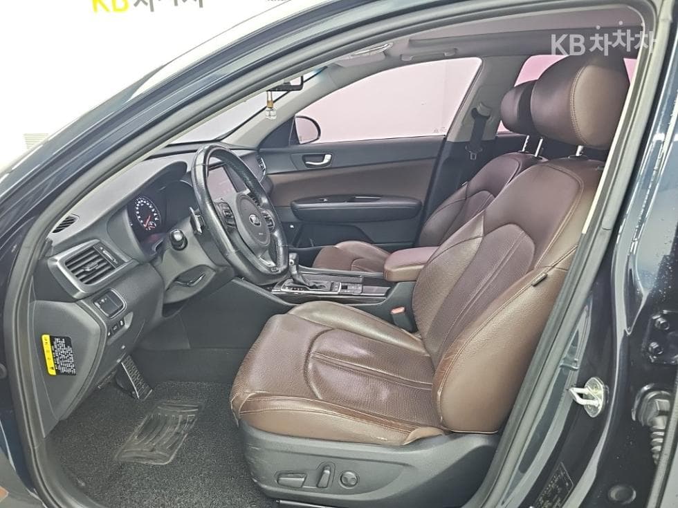 Киа K5 Второ поколение1.7 Дизел SX Noblesse Специал (специален признак/издание) - 11