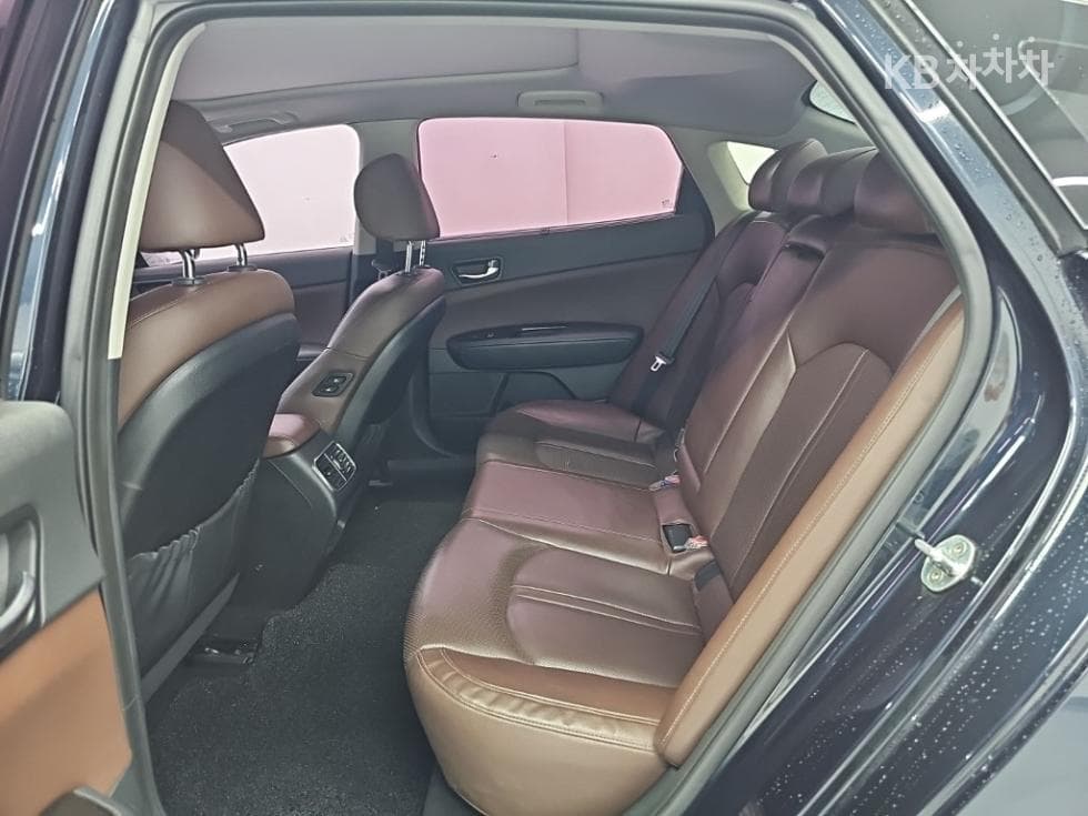 Киа K5 Второ поколение1.7 Дизел SX Noblesse Специал (специален признак/издание) - 12