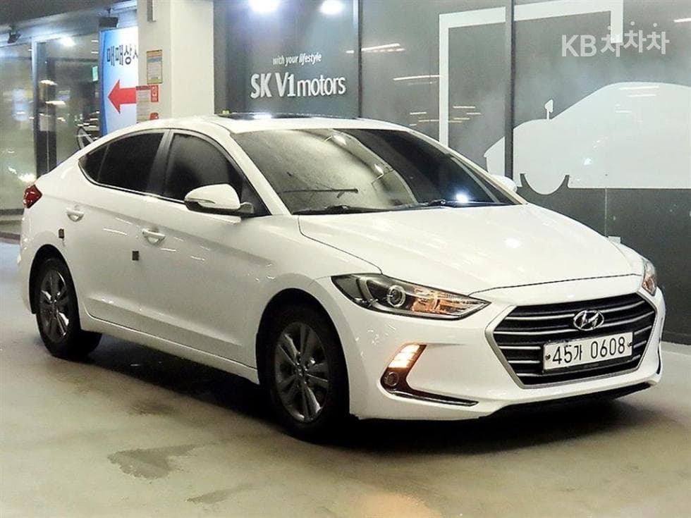 Хюндай Avante (Elantra)AD 1.6 e-VGT Смарт Специал (специален признак/издание) - Image 1