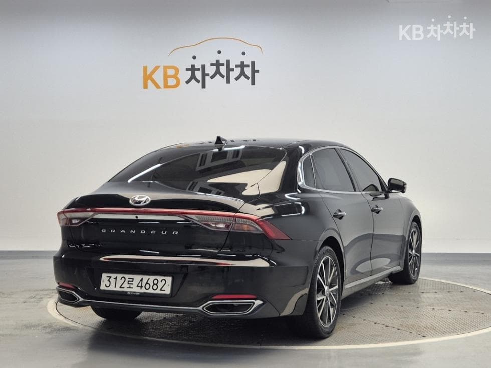 Hyundai The New (facelift) Grandeur (Azera)2.5 Le Blanc - 3