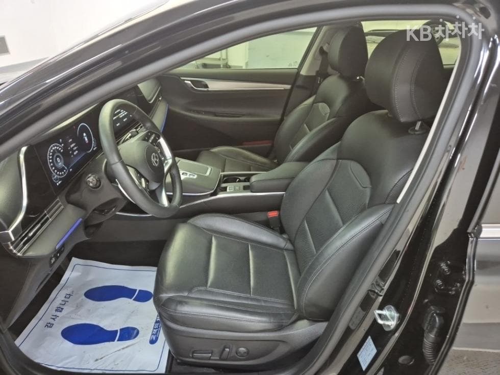 Hyundai The New (facelift) Grandeur (Azera)2.5 Le Blanc - 11