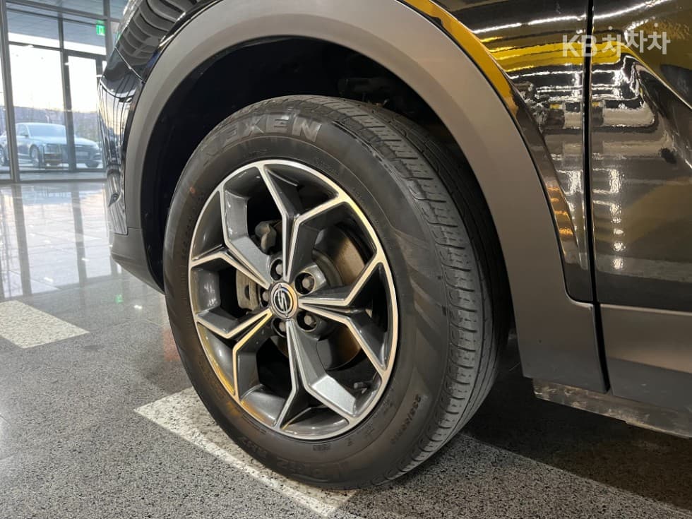 KG Mobility 뷰티플 코란도1.5 GDi Turbo 2WD C5 Plus - 9