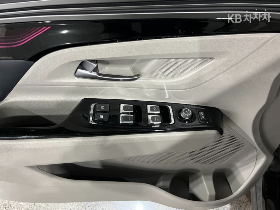KG Mobility 뷰티플 코란도1.5 GDi Turbo 2WD C5 Plus - 10