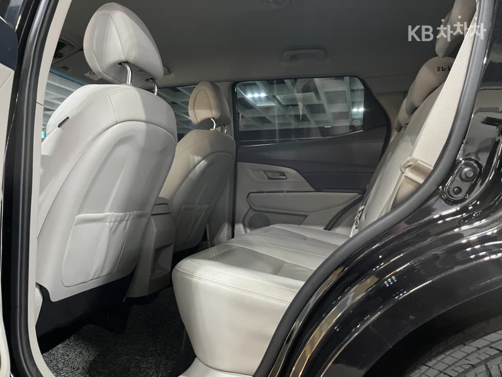 KG Mobility 뷰티플 코란도1.5 GDi Turbo 2WD C5 Plus - 23
