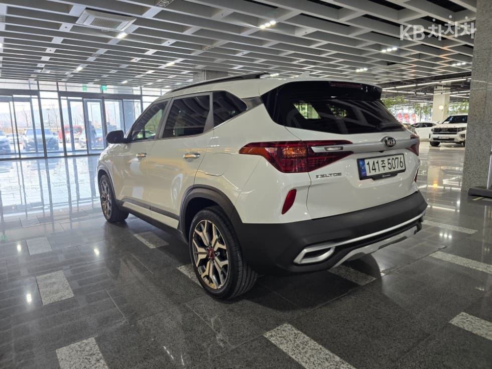 Киа Seltos1.6 Бензин Турбо 2WD Signature - 3