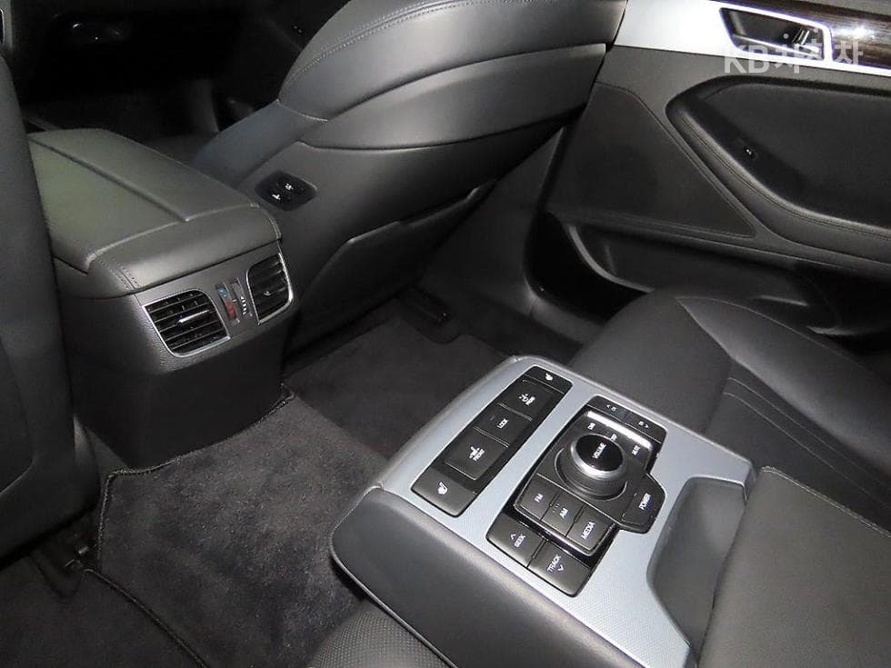Дженезис G802.2D AWD Лукс - 18