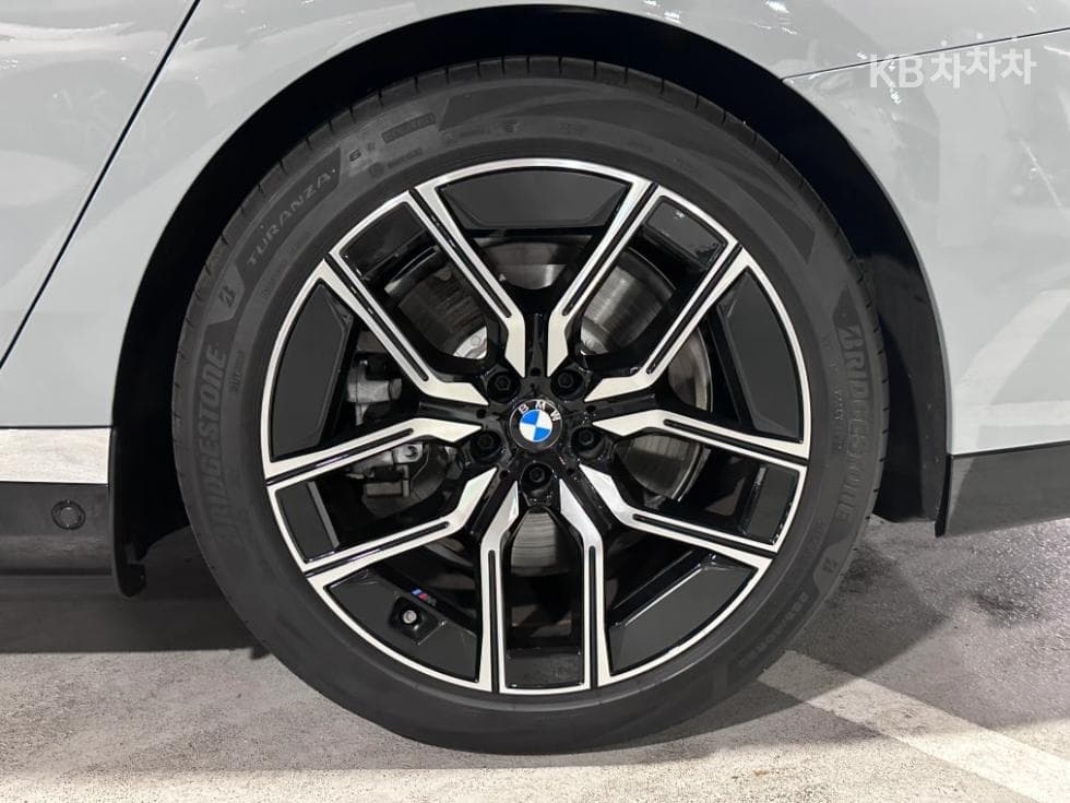 BMW i7eDrive 50 M Sport - 5