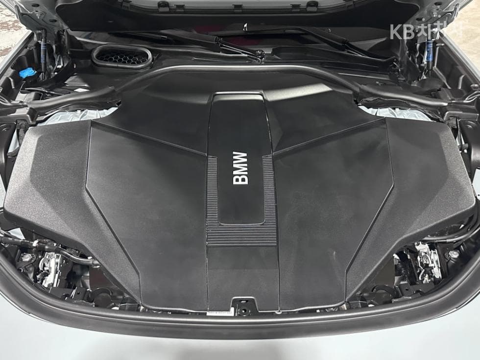 BMW i7eDrive 50 M Sport - 6