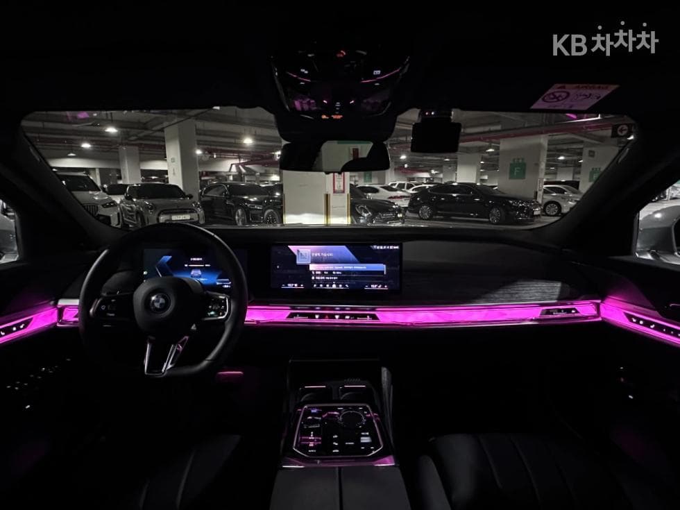 BMW i7eDrive 50 M Sport - 7
