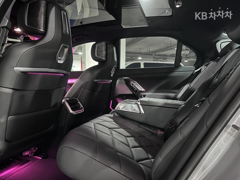 BMW i7eDrive 50 M Sport - 11