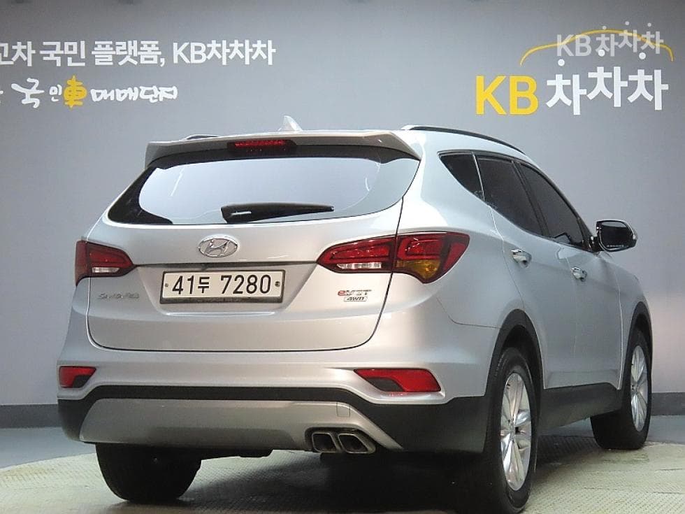 Hyundai Santa Fe The PrimeDiesel Hyundai R-engine 2.0 diesel 4WD 5-seater Premium - 2