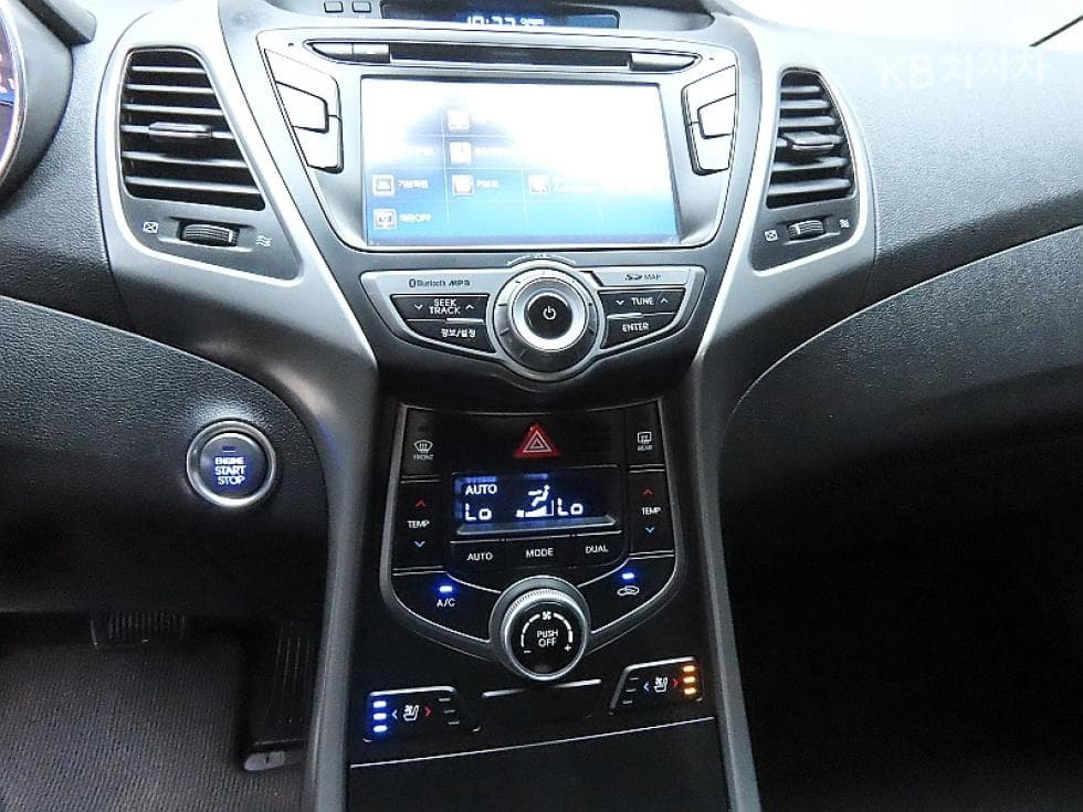 Hyundai The New (facelift) Avante (Elantra)1.6 VGT Modern Standard - 16