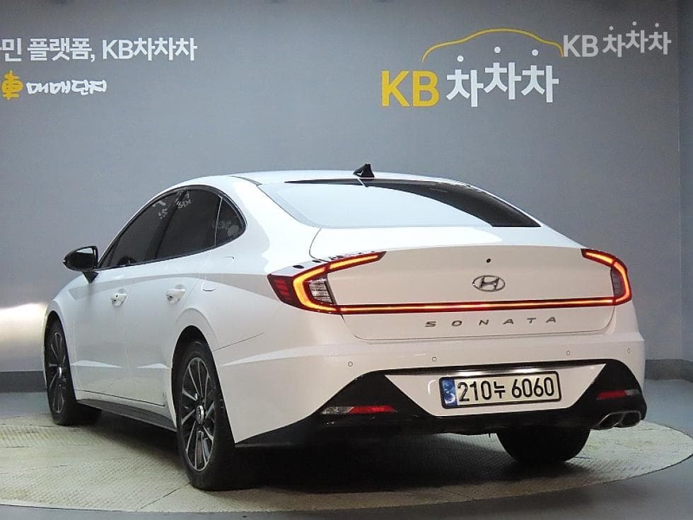Hyundai Sonata (DN8)1.6 T Premium Plus - 4