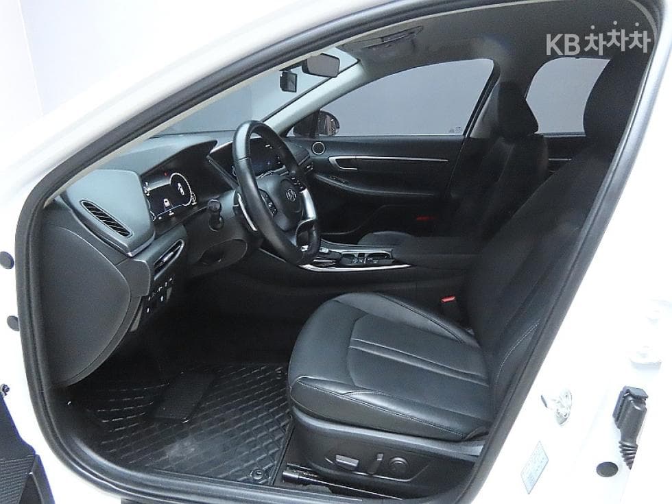 Hyundai Sonata (DN8)1.6 T Premium Plus - 10