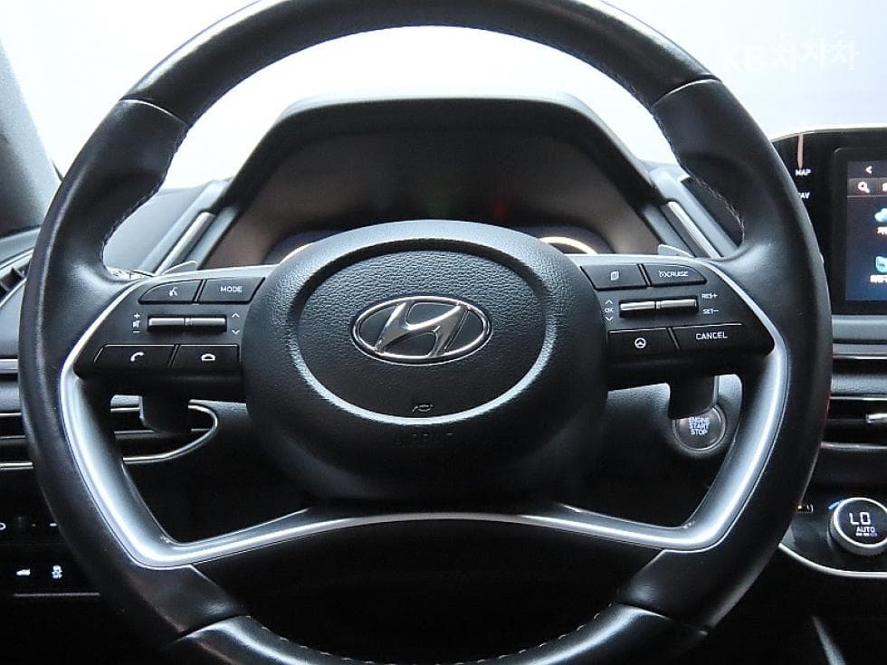 Hyundai Sonata (DN8)1.6 T Premium Plus - 17