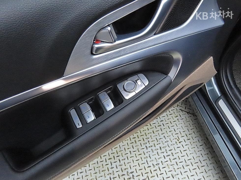 Genesis G702.0T AWD Elite - 13